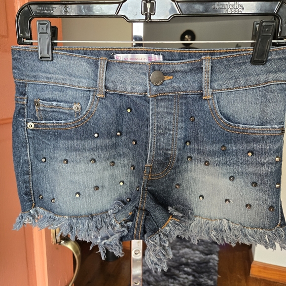 No boundaries Pants - No Boundaries Studded Shorts Sz 7